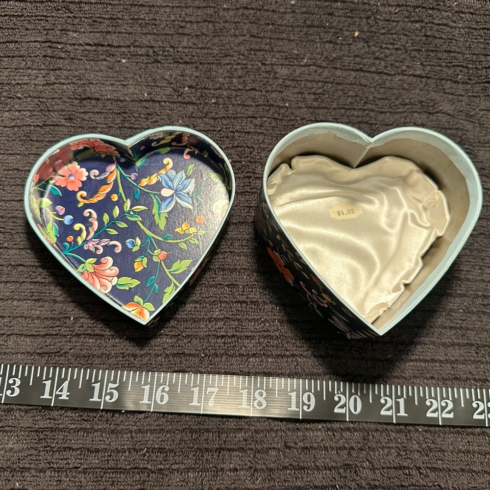 Heart-Shaped Floral Jewelry Box - Navy Blue